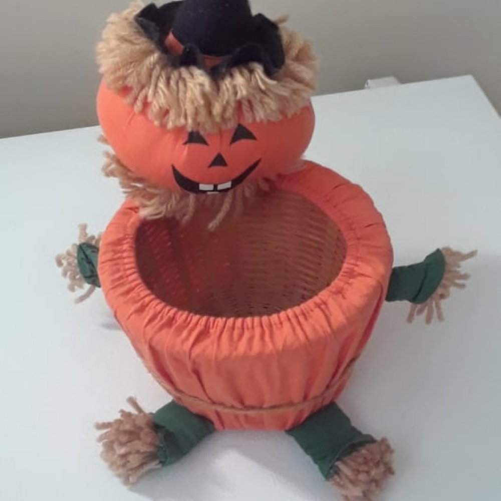 Jack-O-Lantern Candy Basket